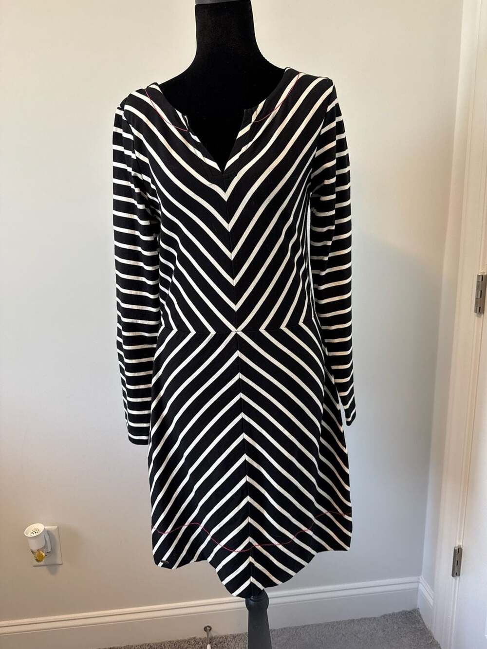 Hatley Black and White Chevron Stripe Long Sleeve Notch Neck Dress Size S/P